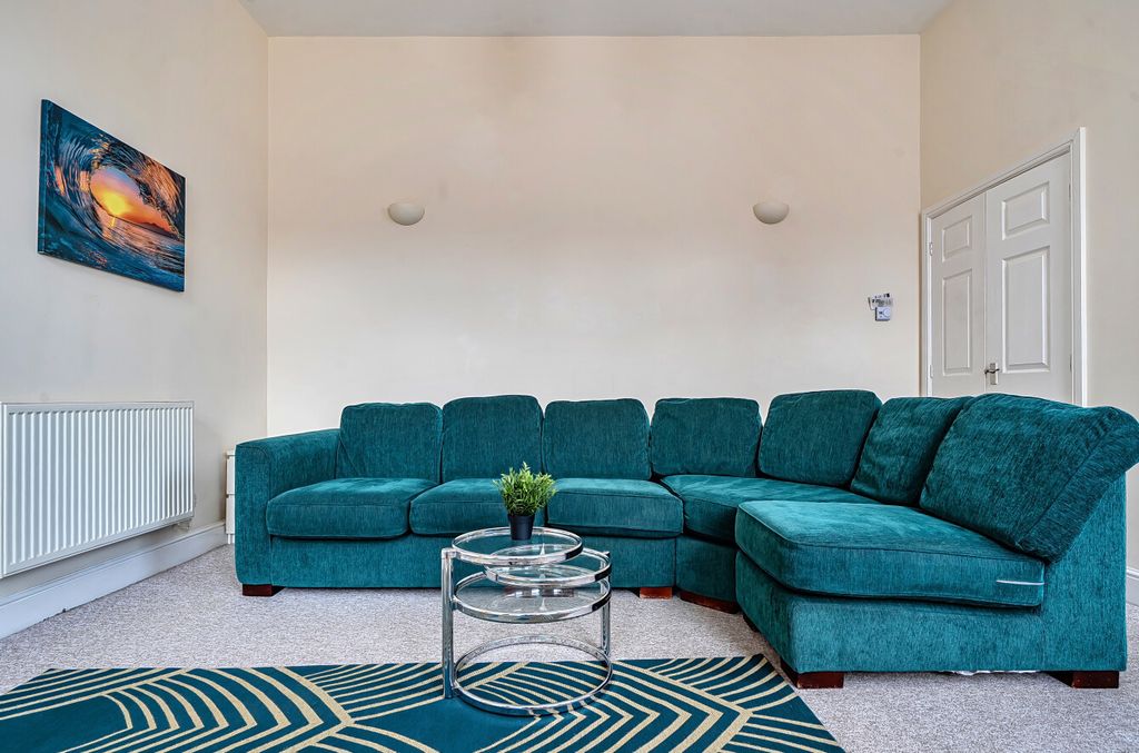 Property photo 3 of 15 1436938-13-69c55F...