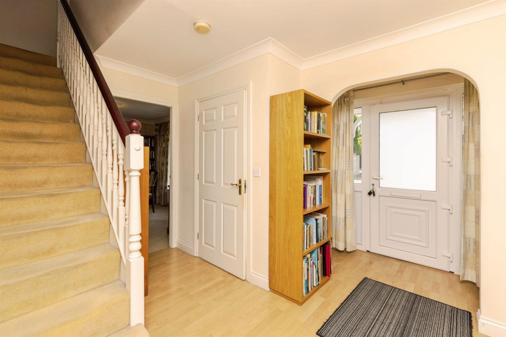 Property photo 2 of 20