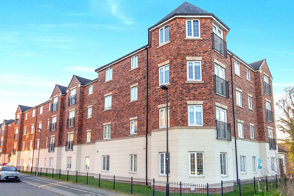 Property photo 2 of 15 Scholars Court - Front