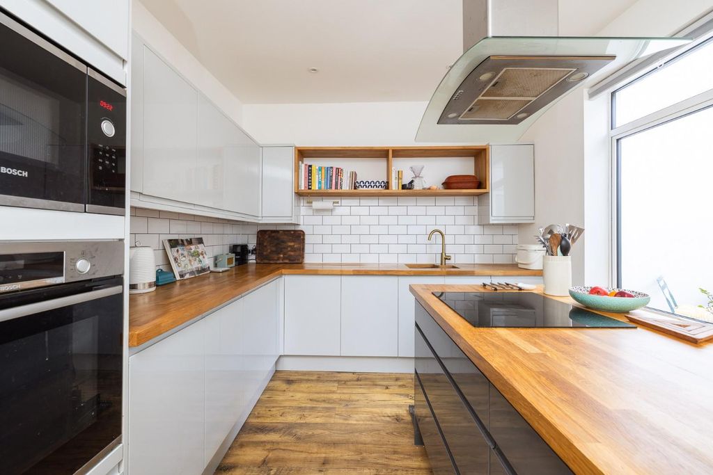 Property photo 1 of 37 Char9290.Jpg