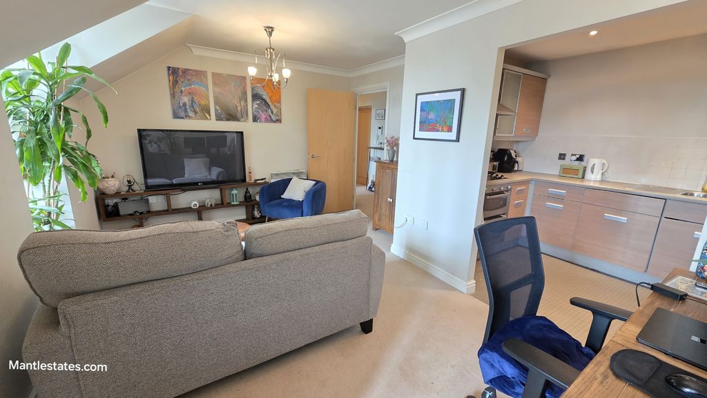 Property photo 2 of 16 Lounge - Dining Area