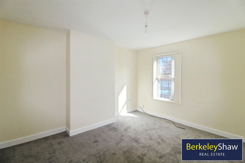 Property photo 2 of 9 Lounge