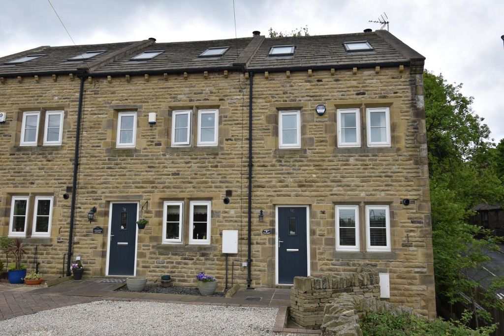 Property photo 1 of 17 External Front