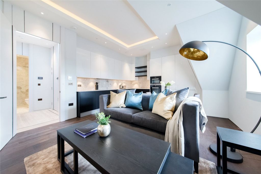 Property photo 2 of 9 Reception