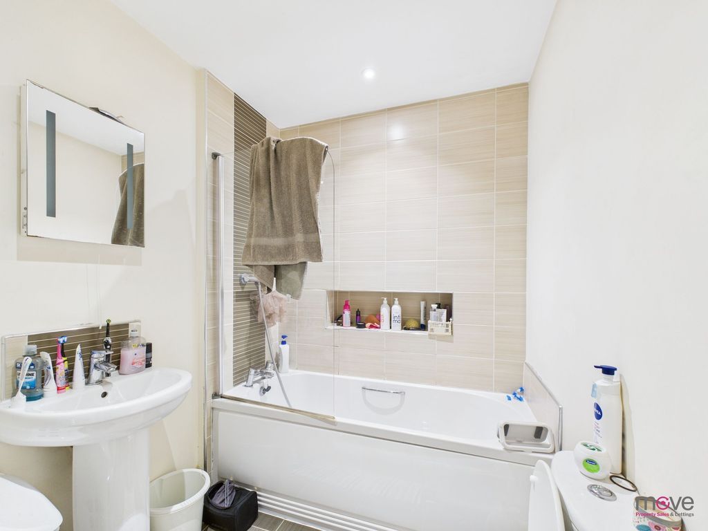 Property photo 2 of 5 Bathroom