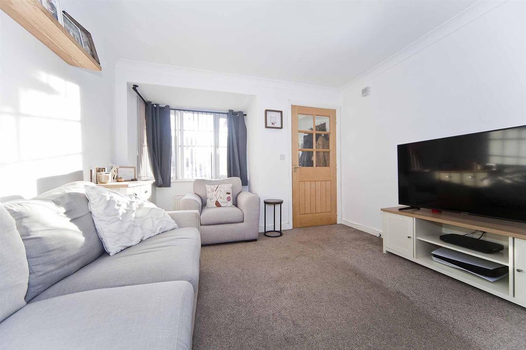 Property photo 3 of 23