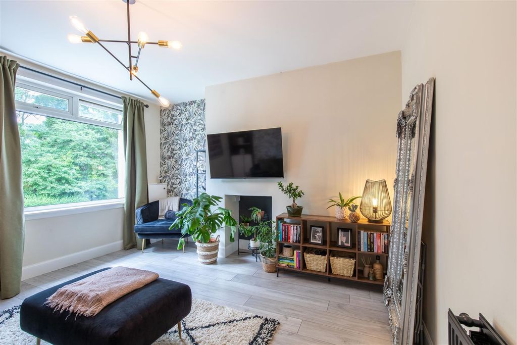 Property photo 3 of 21 7B Cromlix Road Perth-22.Jpg