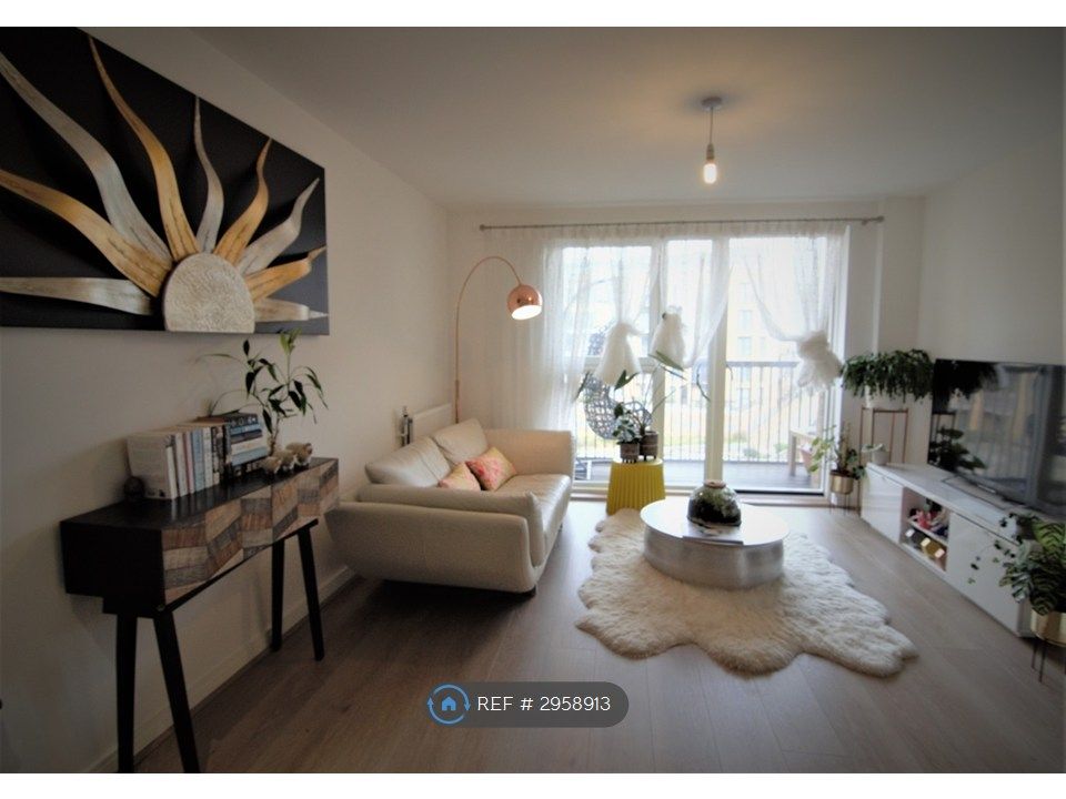 Property photo 1 of 15 Living Room