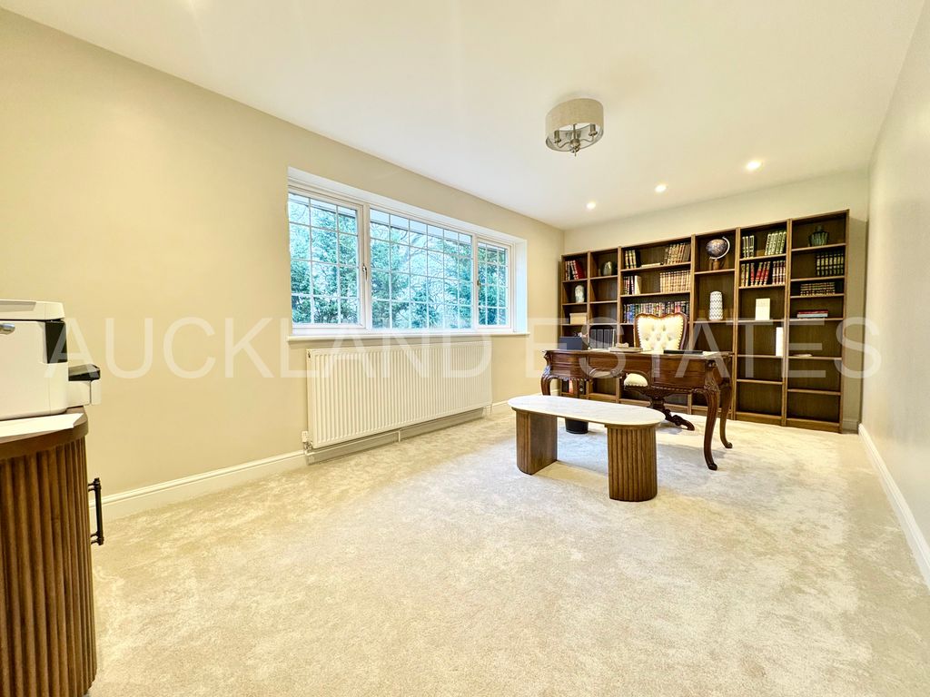 Additional image 28 of 5 bed detached house for saleFoxes Lane, Brookmans Park AL9