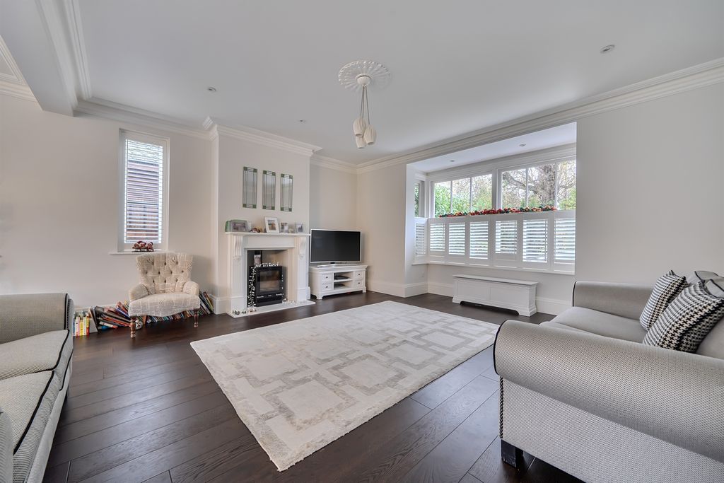 Property photo 3 of 25