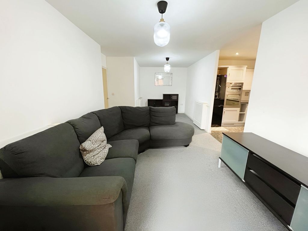 Property photo 3 of 7