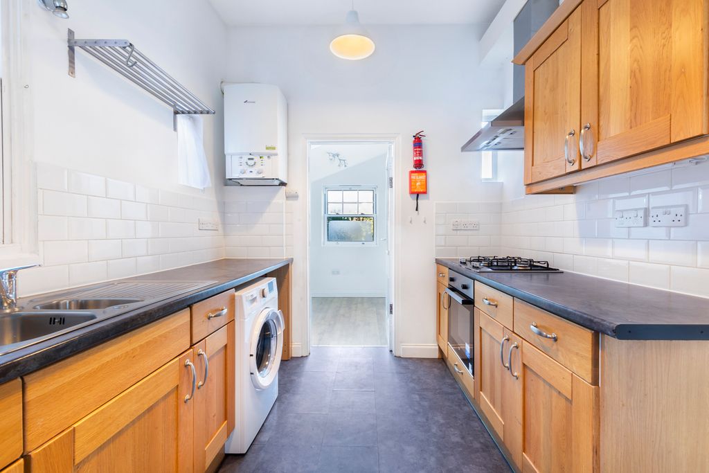 Property photo 3 of 10 Picture No. 11