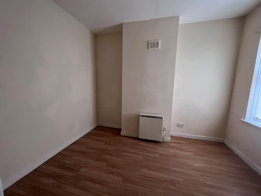 Property photo 3 of 8 6.Jpg