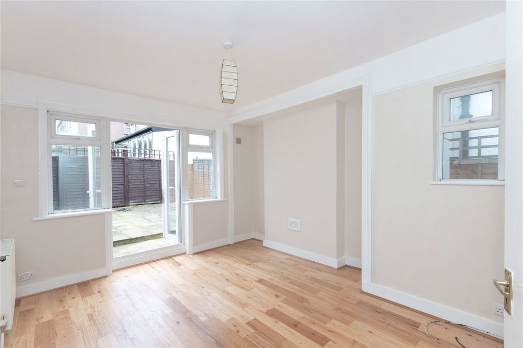 Property photo 2 of 10 Picture No. 04