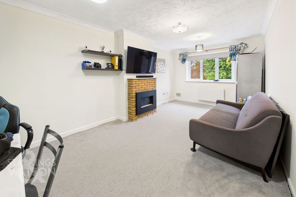 Property photo 2 of 15