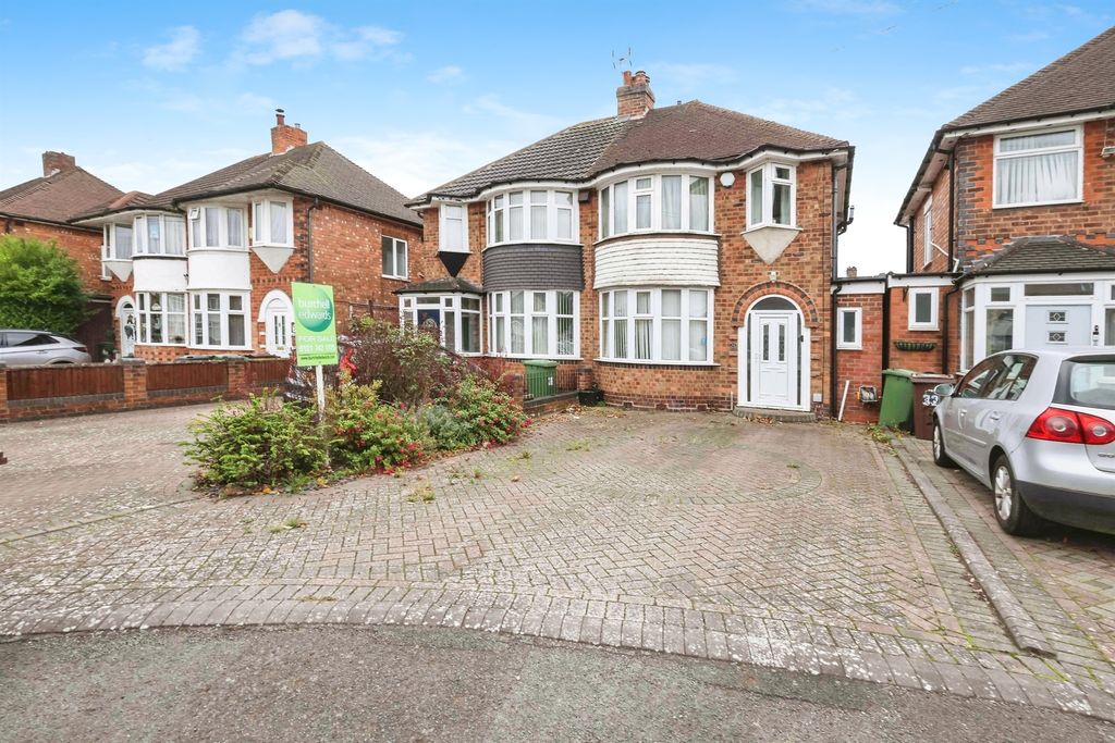 Property photo 2 of 17