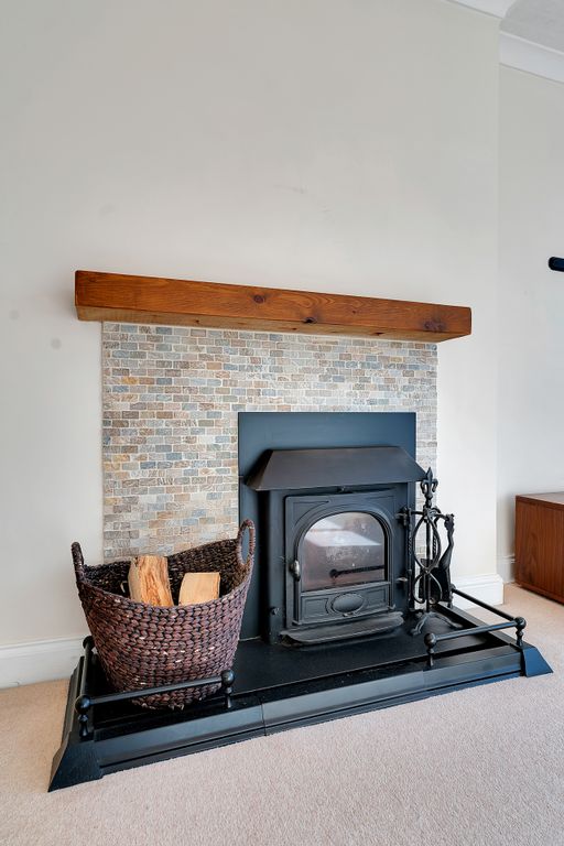 Property photo 3 of 9 Photo 03