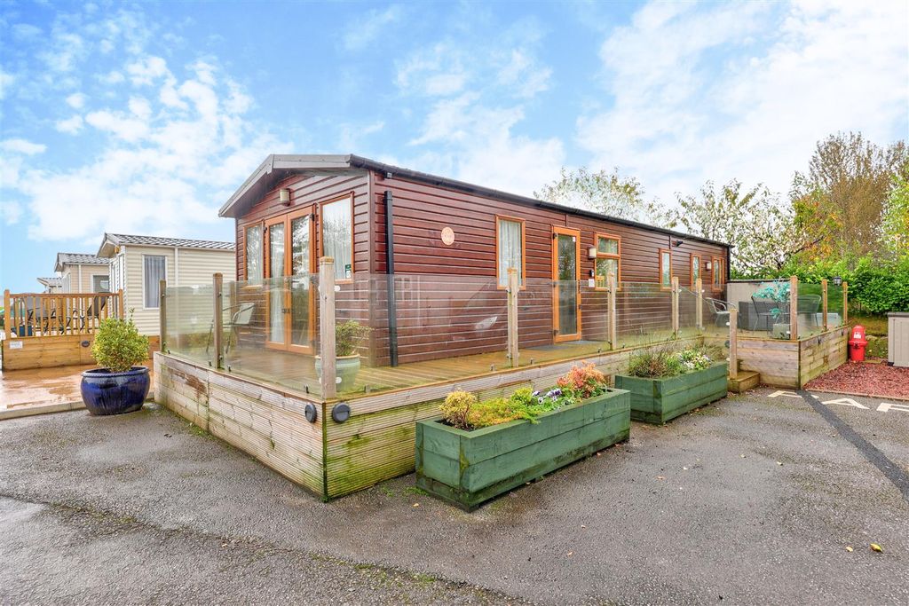 Property photo 1 of 15 Outside