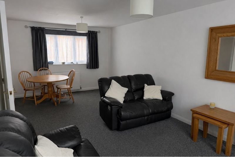 Property photo 3 of 10 Photo 3