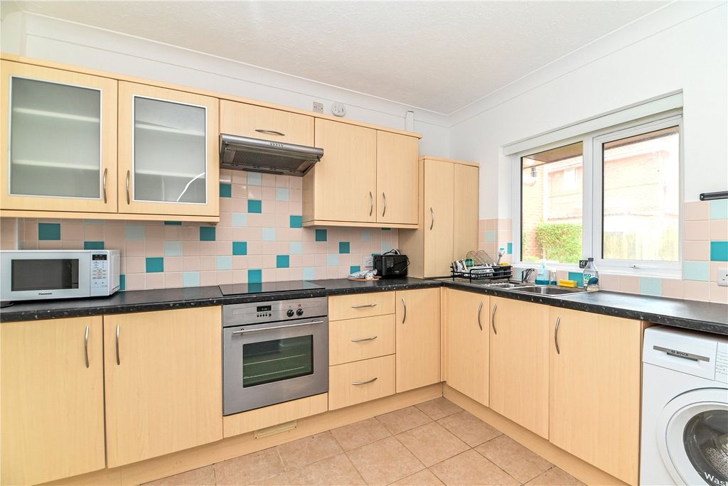 Property photo 2 of 18 Picture No. 05