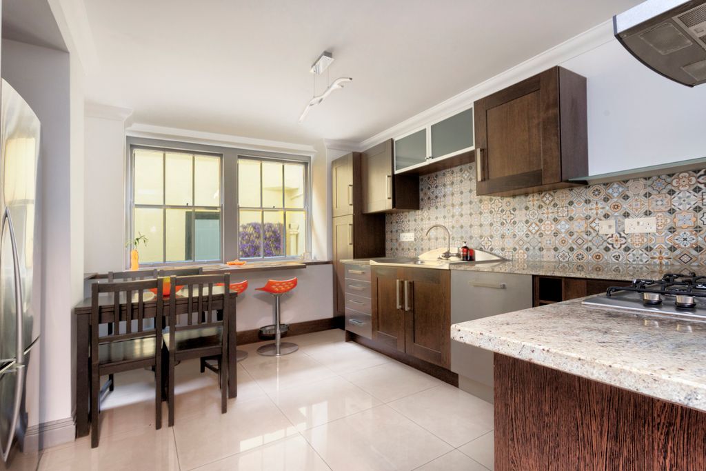 Property photo 2 of 13 Scf242bt1006