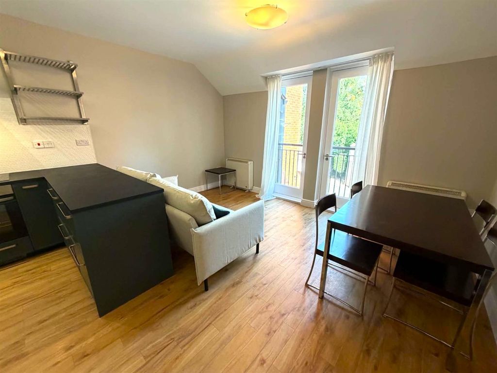 Property photo 3 of 14 B37281Fb-Ca40-4F48-Bfd5-1Fb07Bf2424A.Jpg