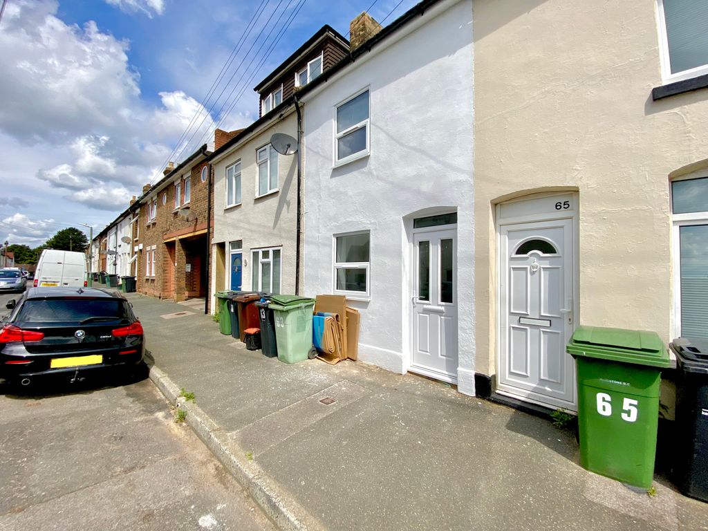 Property photo 1 of 10 Front