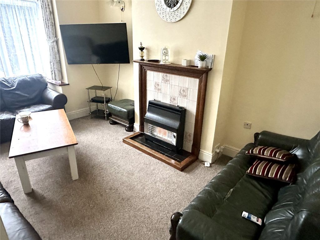 Property photo 3 of 17 Picture No. 31