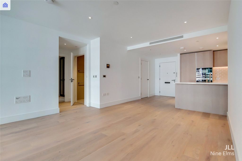 Property photo 1 of 14 Kitchen-Reception