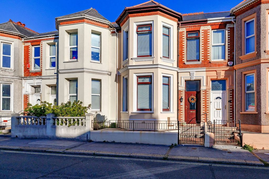 Property photo 3 of 28