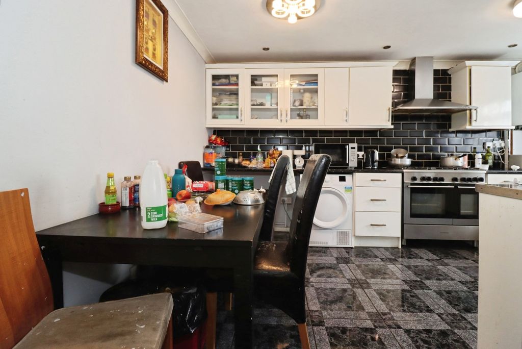 Property photo 3 of 17 Pbox-Img.Jpg