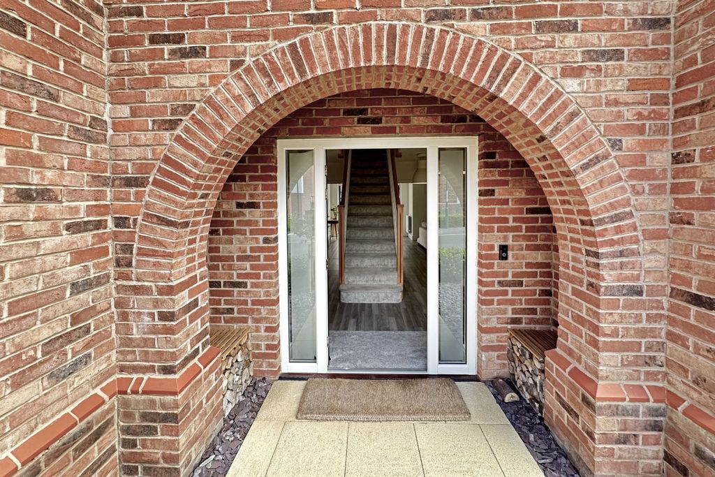 Property photo 3 of 64