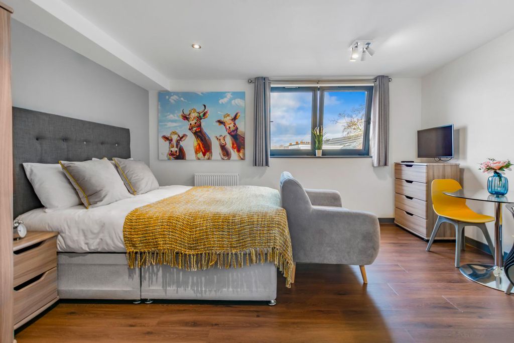 Property photo 1 of 9 Property Photo