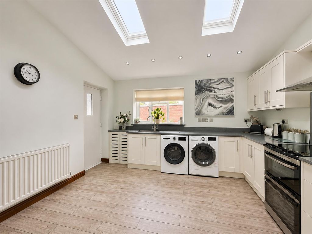Property photo 3 of 39 23.Png