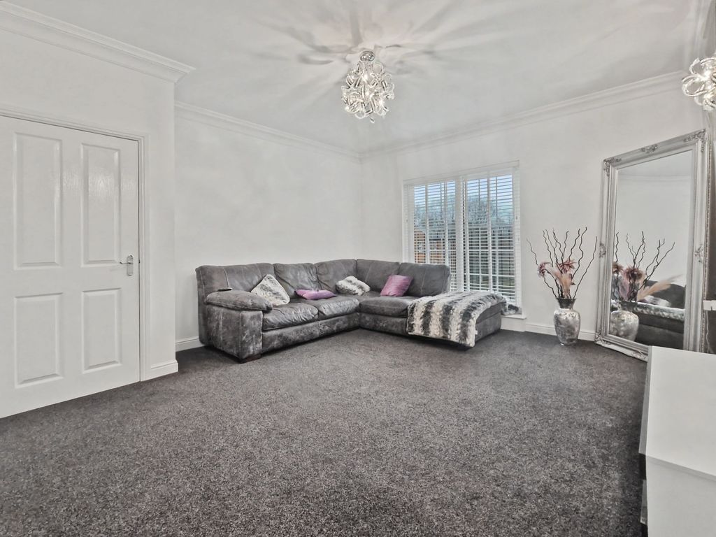 Property photo 2 of 27