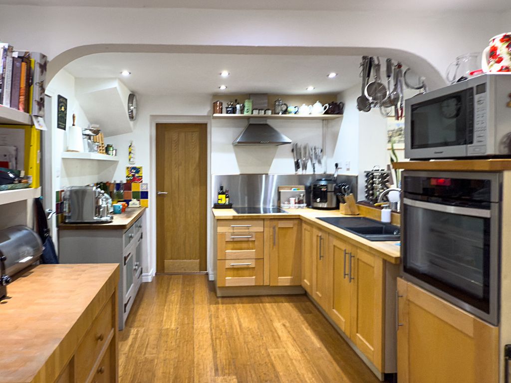 Property photo 3 of 16