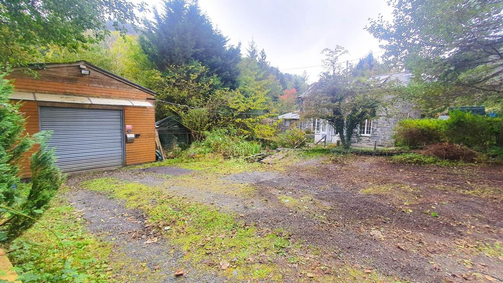 Property photo 3 of 31