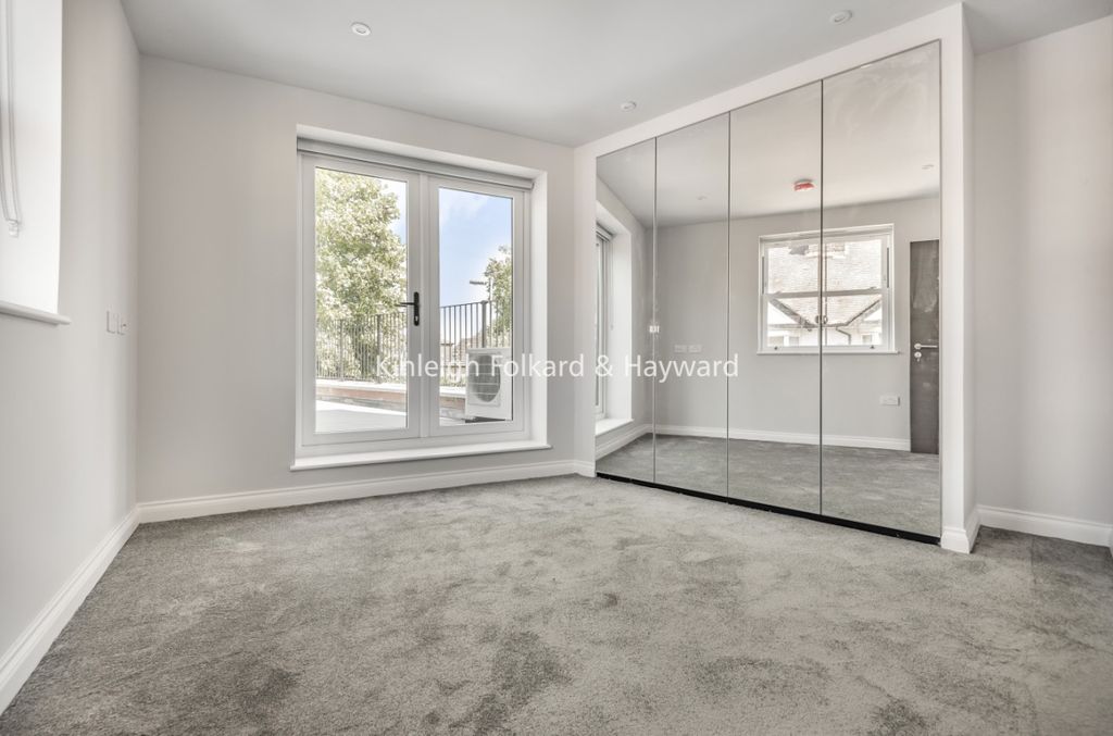 Property photo 3 of 6 De5E7502-6F6c-4Cb5-B