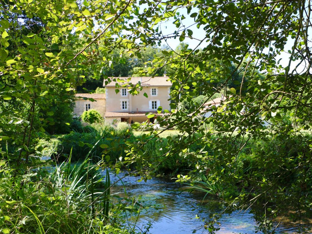 Property photo 2 of 16