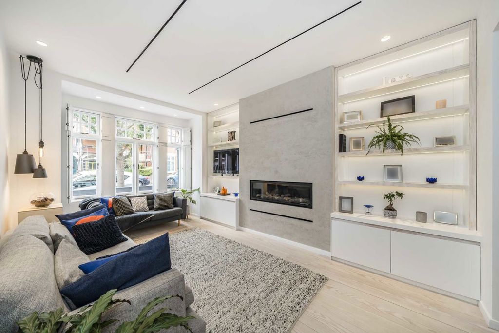 Property photo 3 of 25