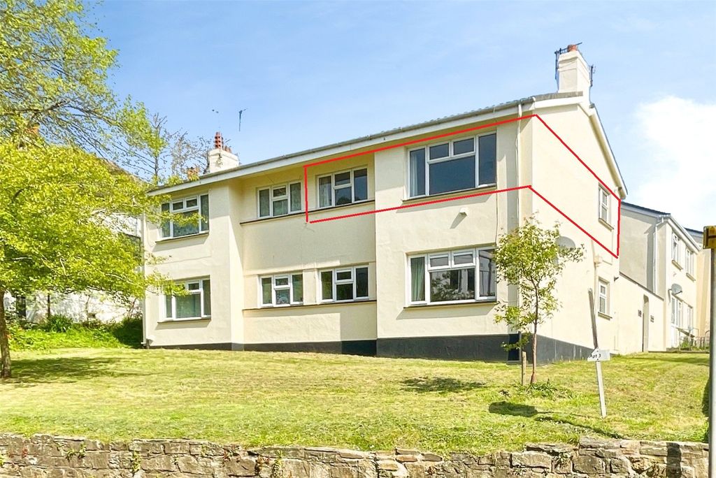 Property photo 1 of 11 Front