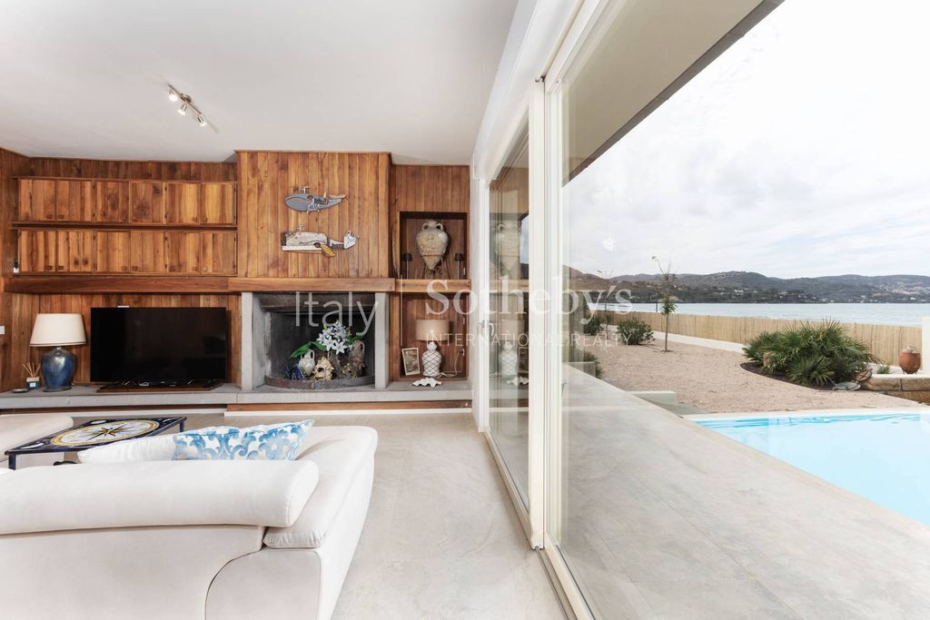 Property photo 2 of 20