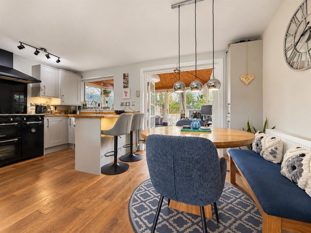 Property photo 2 of 22 73B500B7-0A1C-4408-B1B5-E5731D88E077.Jpg
