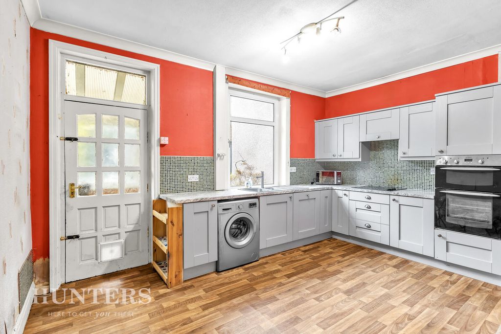 Property photo 3 of 22 Kitchen