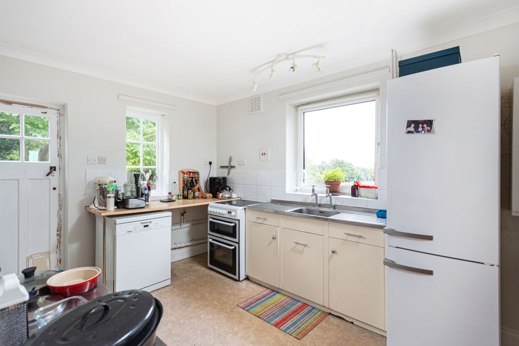 Property photo 2 of 17 Kitchen