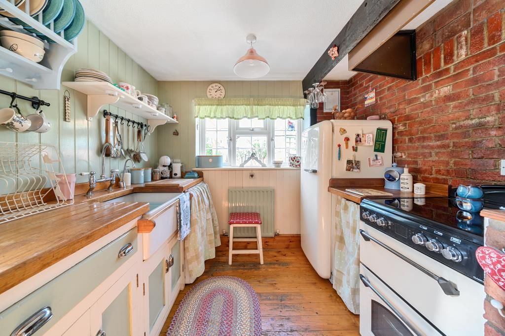 Property photo 3 of 20 Kitchen