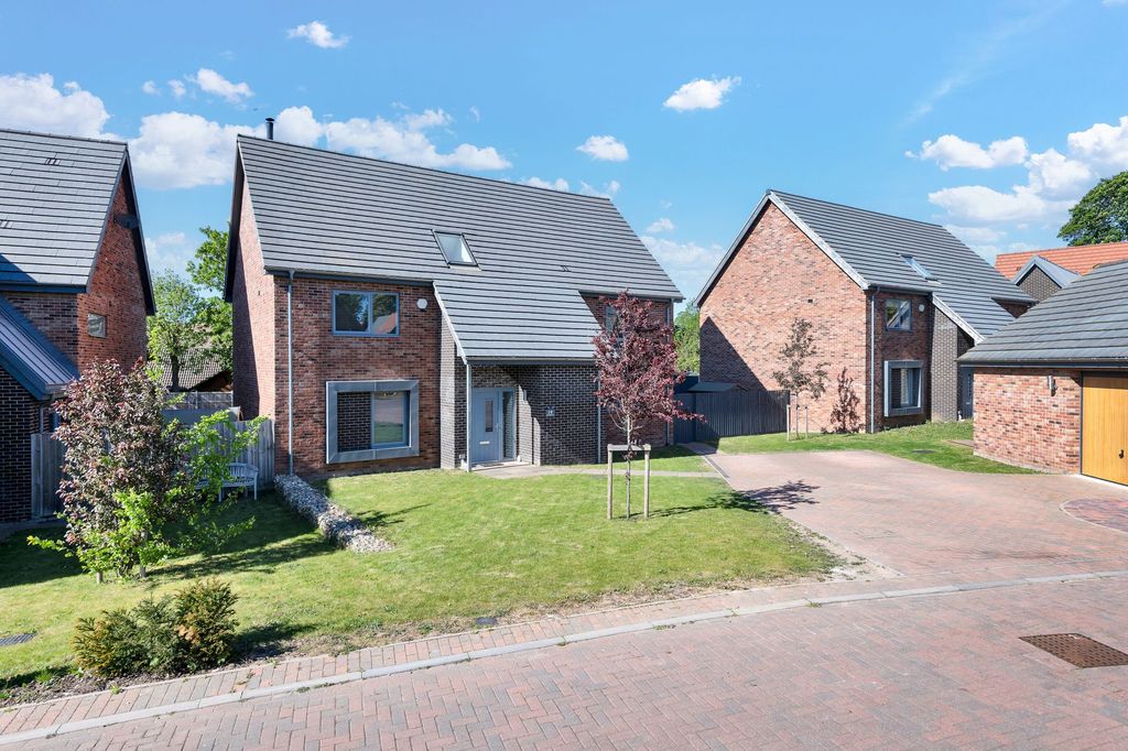 Property photo 1 of 37