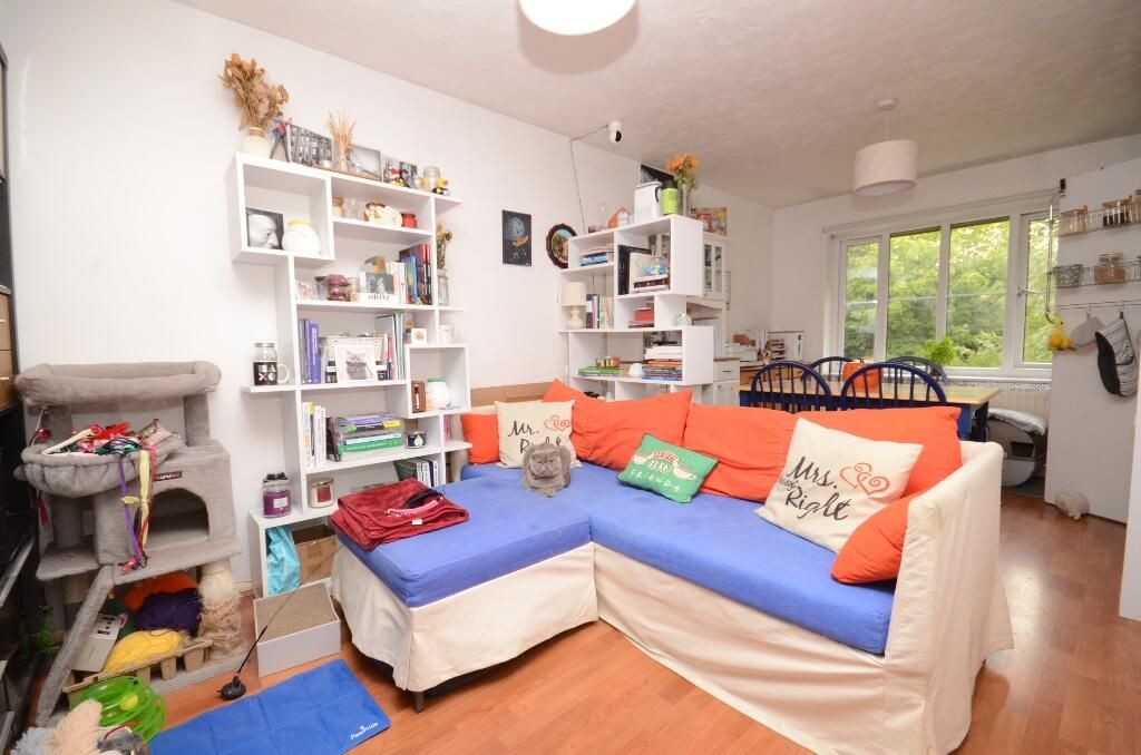 Property photo 2 of 8