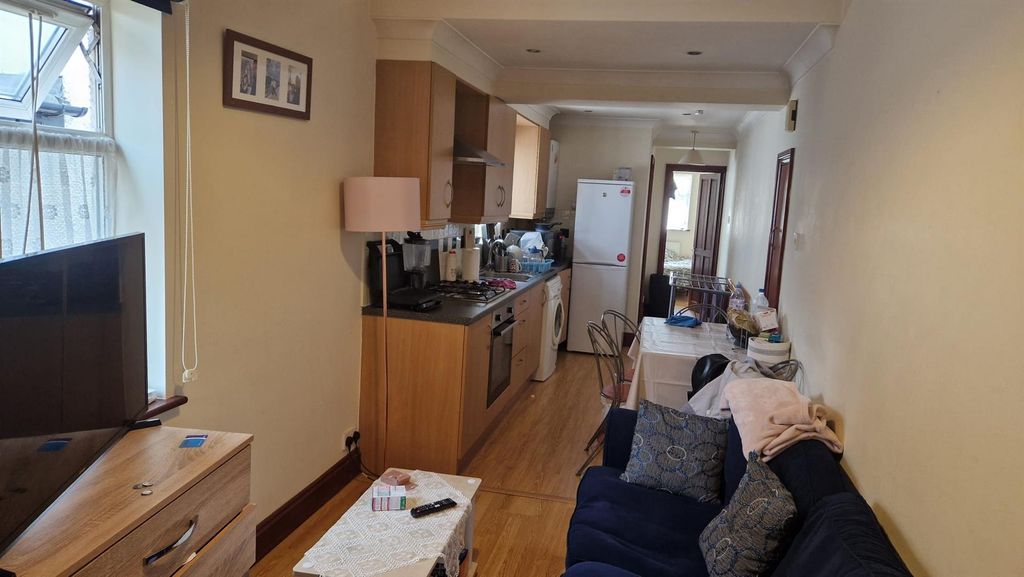 Property photo 1 of 5