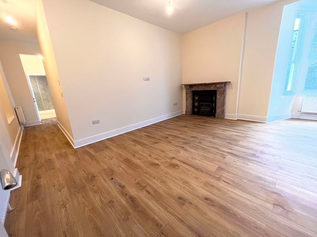 Property photo 3 of 8 Image00012.Jpg